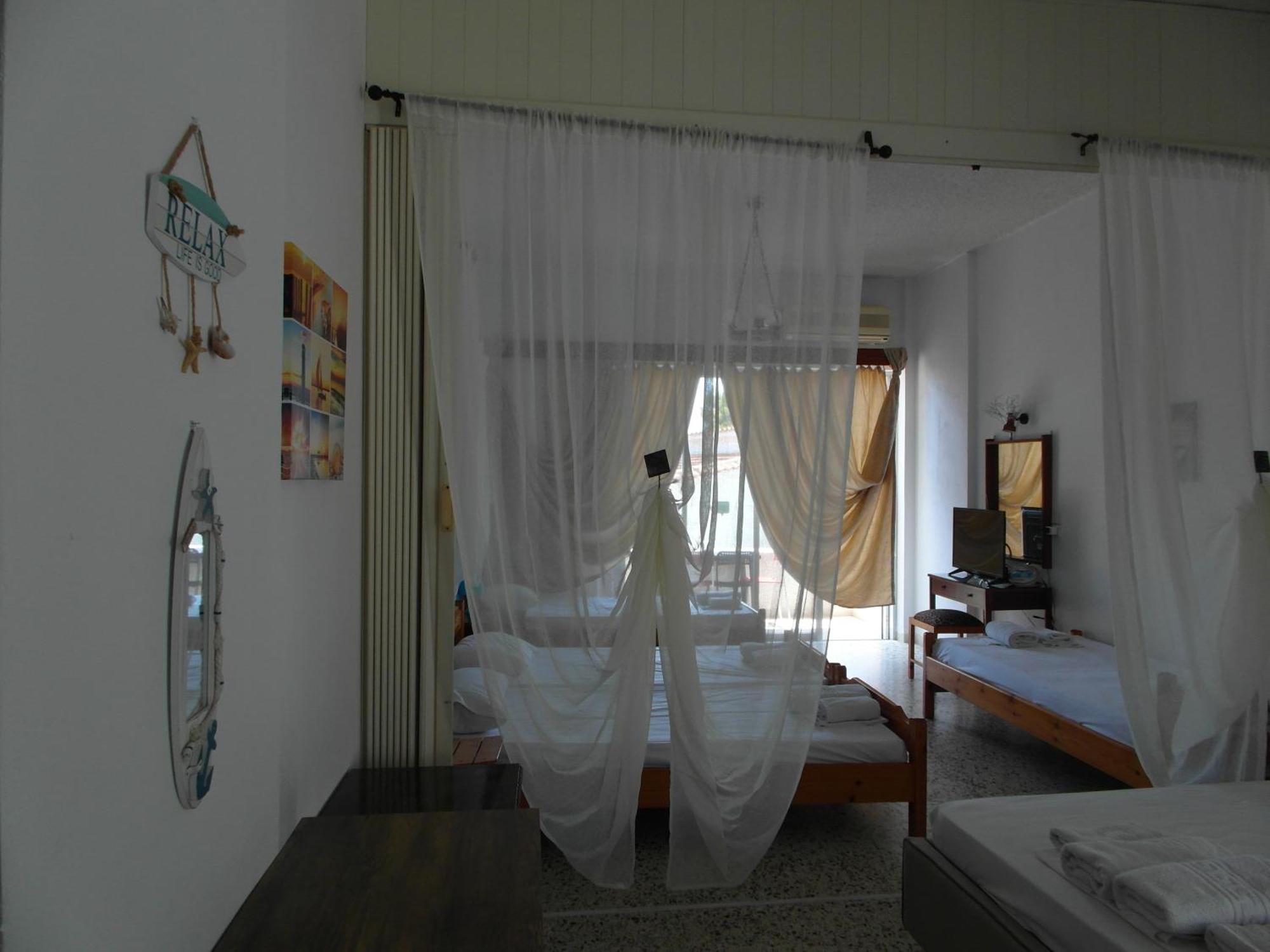 Eri Studios Agia Marina  Room photo