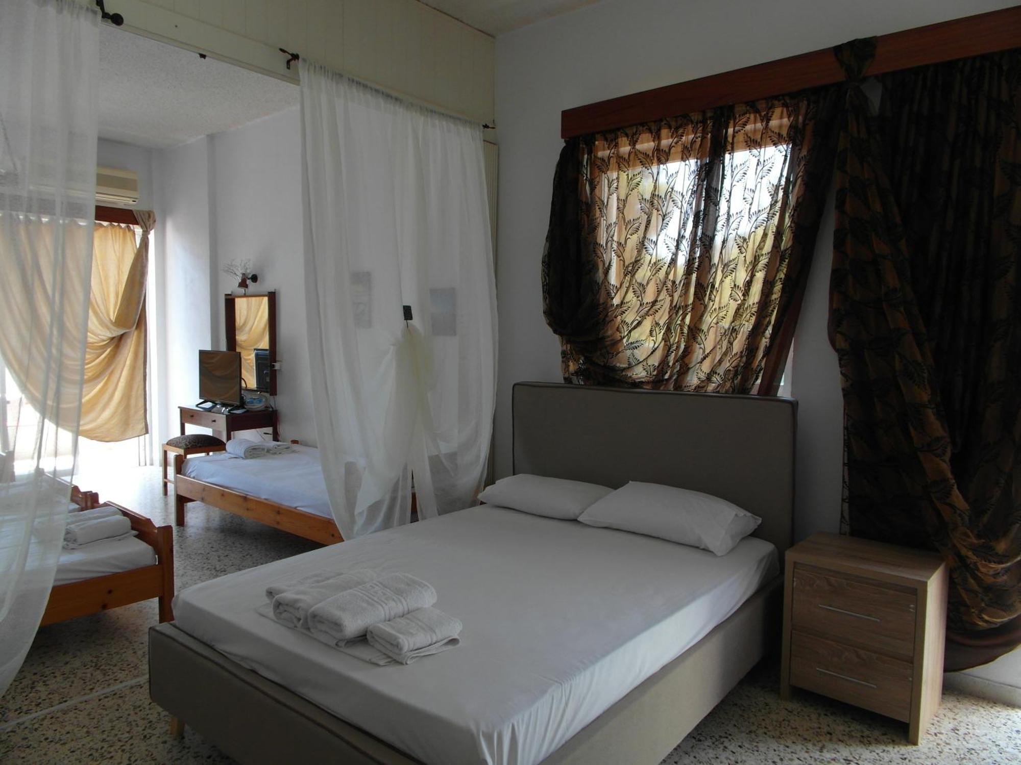 Eri Studios Agia Marina  Room photo
